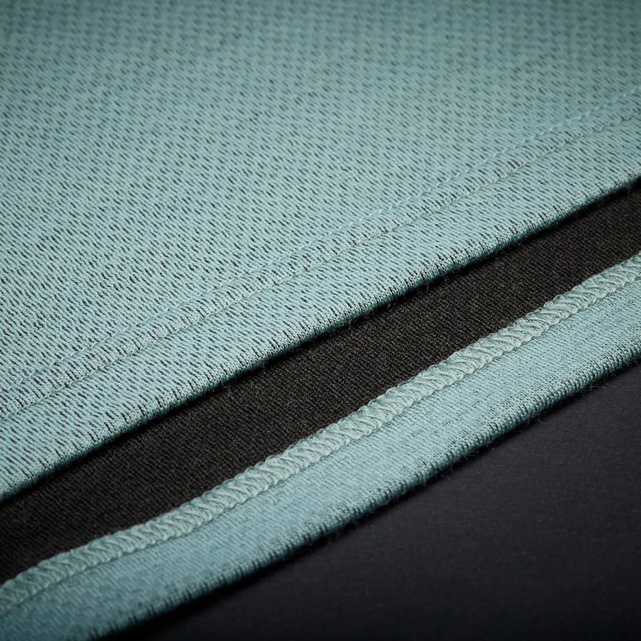 HELLY HANSEN Lifa Merino Midweight Cactus Lines Snow Boutique